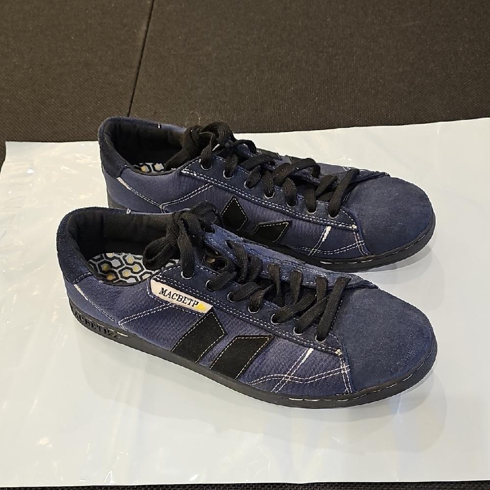 RARE 90'S Vintage Macbeth Navy and Black Sneakers Mens Size 11